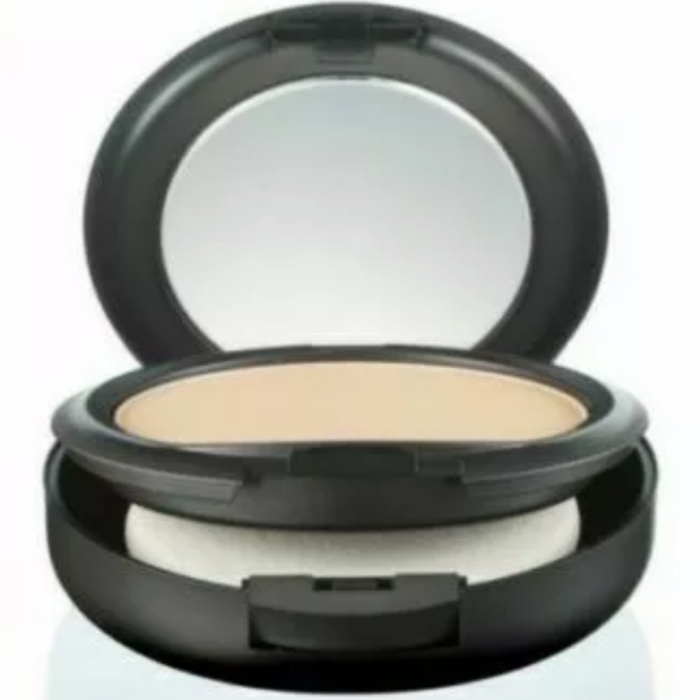🆕 MAC STUDIO FIX POWDER PLUS FOUNDATION NC20